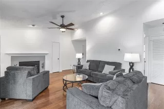 Photo #6: 21112312 Listing 