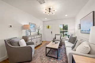 Photo #6: 21112328 Listing