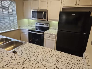 Photo #2: 21112955 Listing 