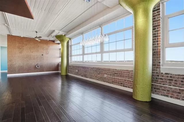 MLS: 21113213 Condo For Sale