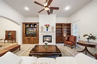 Photo #4: 21113705 Listing