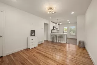 Photo #4: 21115021 Listing 