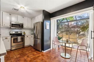 Photo #6: 21118328 Listing 