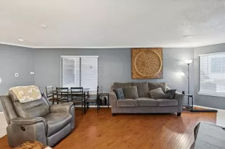 Photo #4: 21119791 Listing