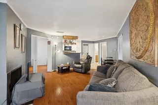 Photo #5: 21119791 Listing