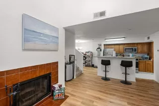 Photo #4: 21120647 Listing