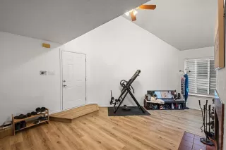 Photo #5: 21120647 Listing