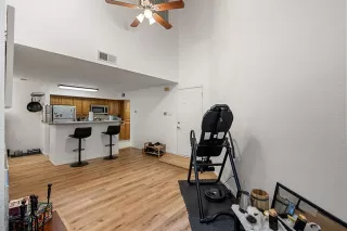 Photo #6: 21120647 Listing