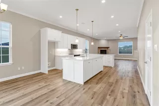 Photo #5: 21120859 Listing