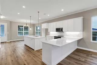 Photo #6: 21120859 Listing