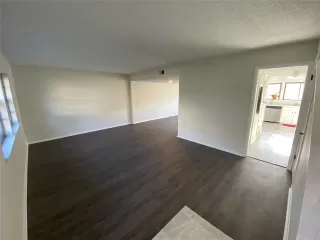 Photo #2: 21121092 Listing