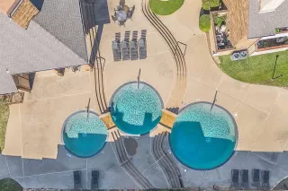 Photo #2: 21123218 Listing