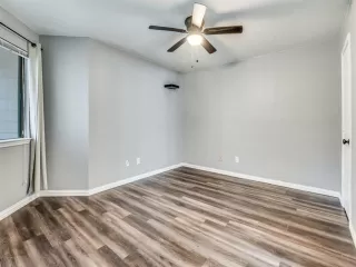 Photo #5: 21125709 Listing