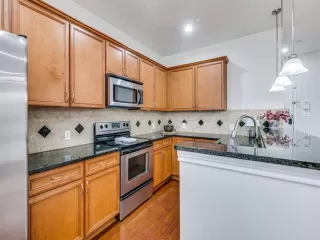 Photo #5: 21127637 Listing