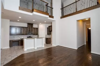 Photo #5: 21127901 Listing