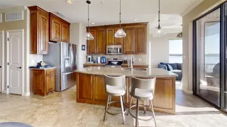 Photo #6: 21128387 Listing