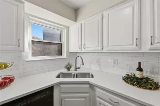 Photo #3: 21128433 Listing 