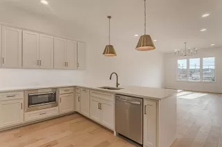 Photo #3: 21128449 Listing