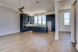 Photo #4: 21128491 Listing