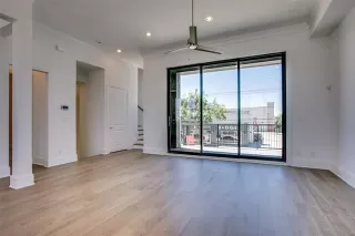 Photo #5: 21128491 Listing