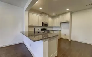 Photo #6: 21128660 Listing