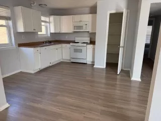 Photo #5: 21128667 Listing