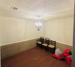 Photo #4: 21129119 Listing