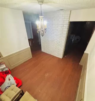 Photo #5: 21129119 Listing