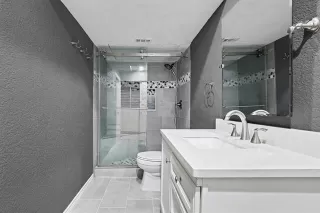 Photo #6: 21132983 Listing