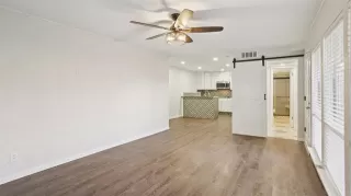 Photo #6: 21139261 Listing