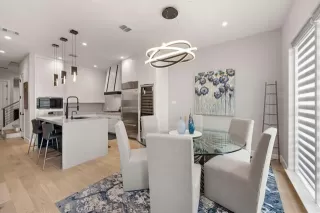 Photo #6: 21142230 Listing