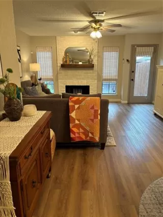 Photo #2: 21142468 Listing