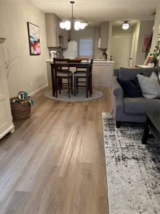 Photo #3: 21142468 Listing