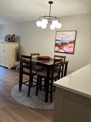 Photo #4: 21142468 Listing