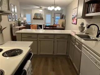 Photo #6: 21142468 Listing