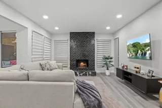 Photo #6: 21142810 Listing 