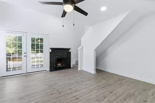 Photo #6: 21143539 Listing