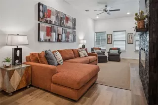 Photo #2: 21144539 Listing 