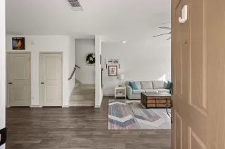 Photo #5: 21146622 Listing