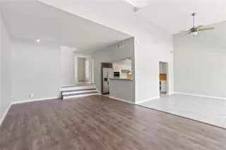 Photo #4: 21146696 Listing