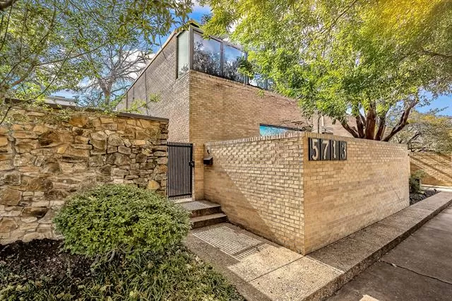 MLS: 21149713 Condo For Sale