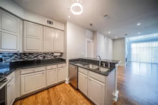 Photo #4: 21153935 Listing 