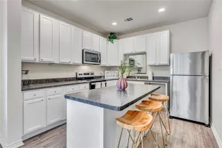 Photo #3: 21154296 Listing 