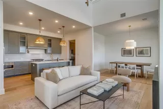 Photo #4: 21155341 Listing 