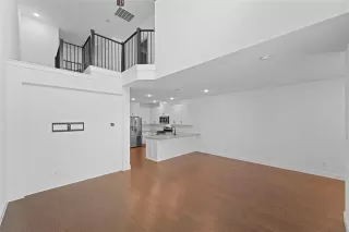 Photo #6: 21155375 Listing 