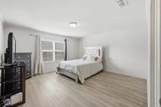 Photo #3: 21156055 Listing