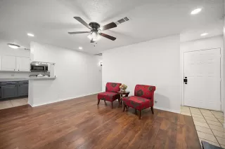 Photo #5: 21156469 Listing 