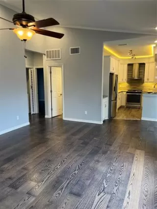 Photo #4: 21157806 Listing 