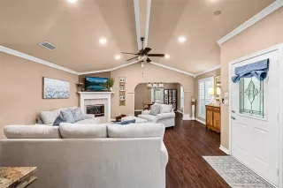 Photo #4: 21159329 Listing 