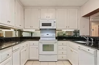 Photo #4: 21160819 Listing 